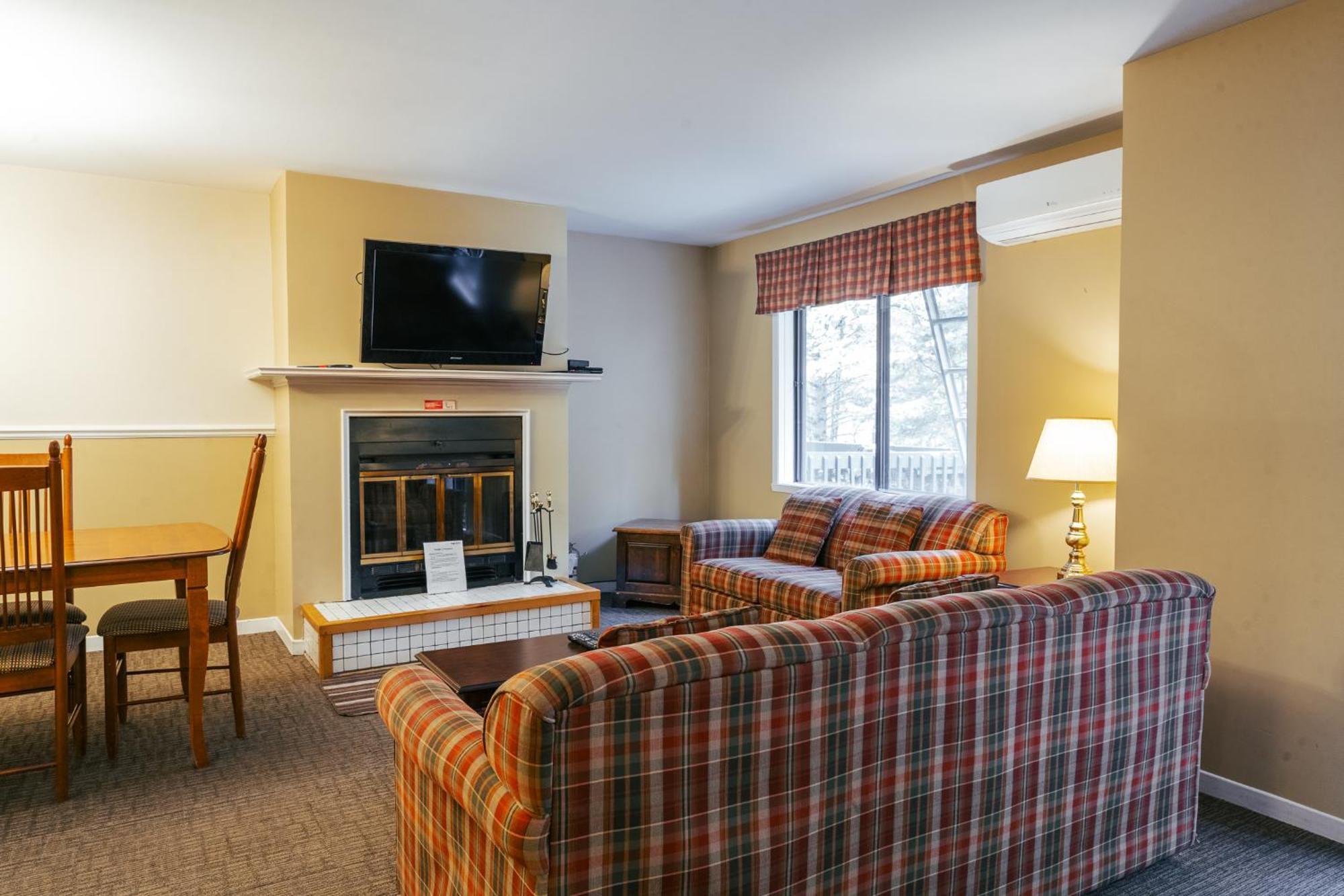 Mont Blanc Hotel & Condos Saint-Faustin Стая снимка