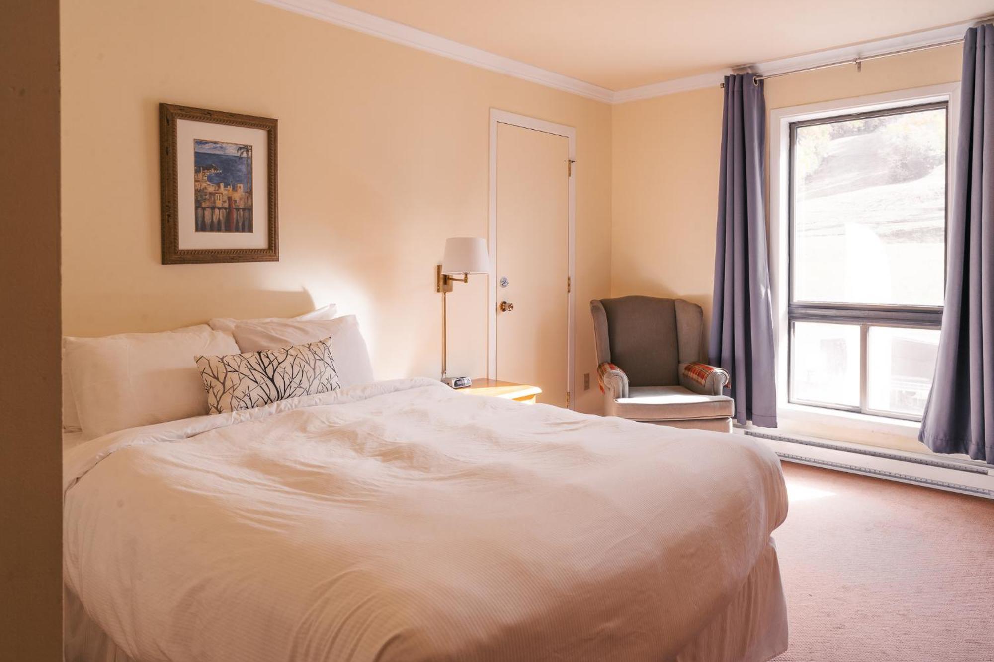 Mont Blanc Hotel & Condos Saint-Faustin Стая снимка