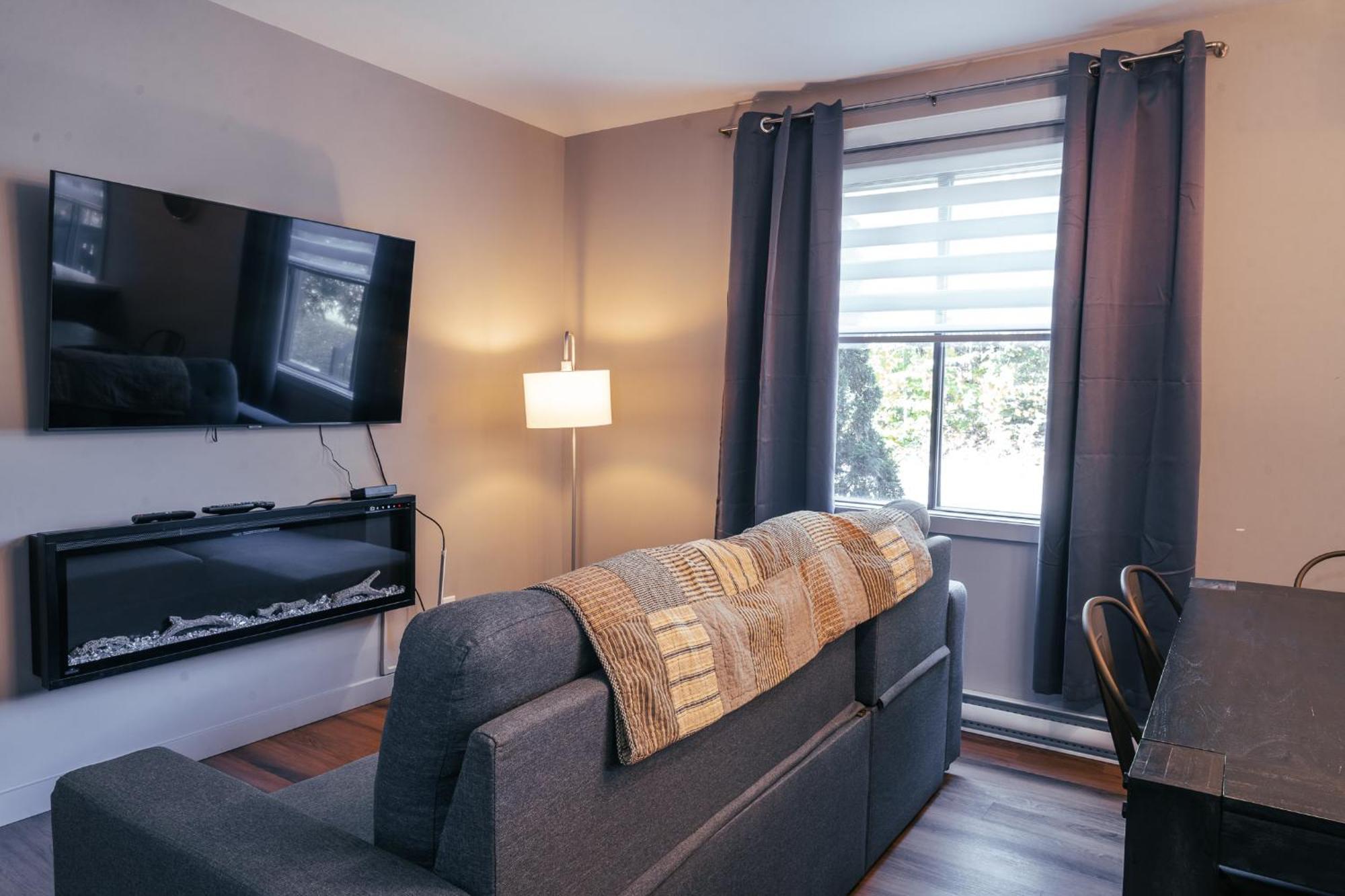 Mont Blanc Hotel & Condos Saint-Faustin Стая снимка