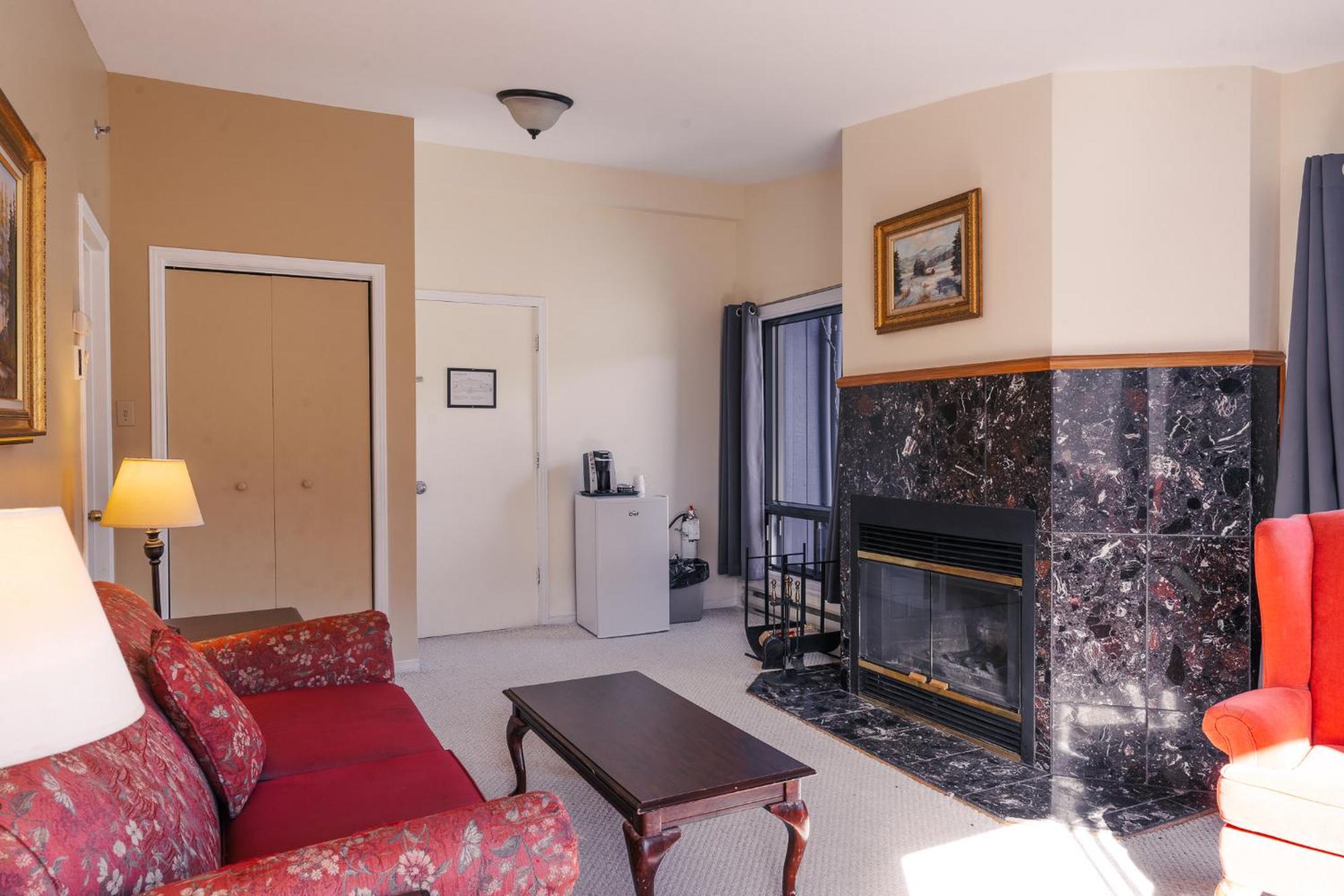 Mont Blanc Hotel & Condos Saint-Faustin Стая снимка